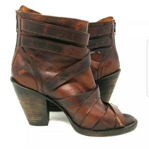 FREEBIRD by Steven boots 'Joker' Leather Peep-Toe